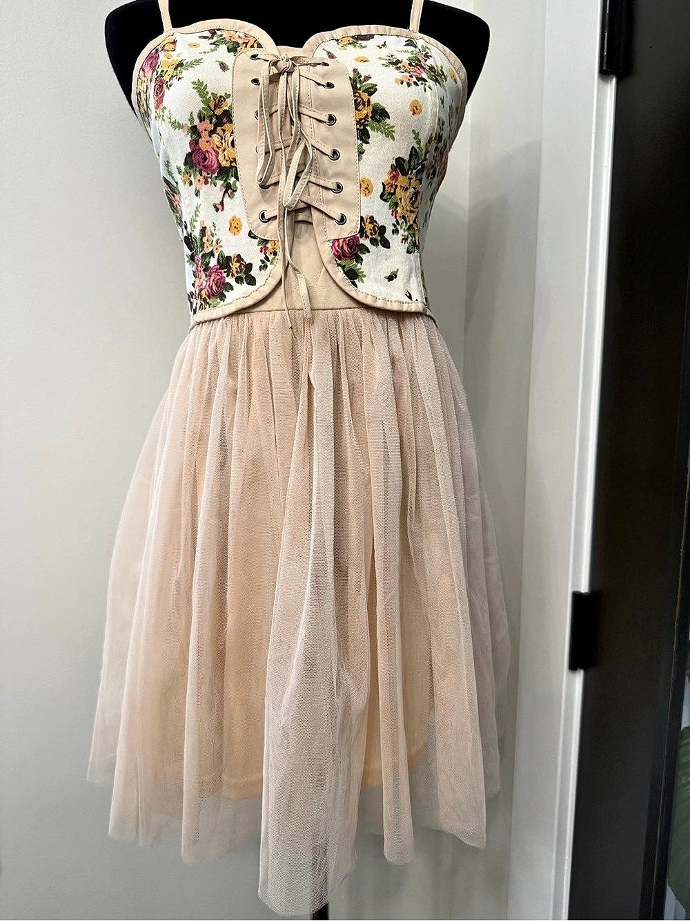 Love Culture Floral Lace-Up Mini Dress Size Medium